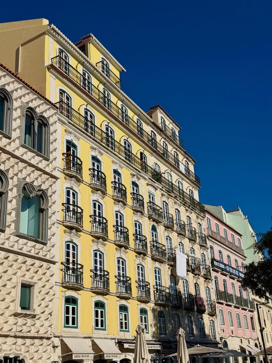 Gasse in Lissabon