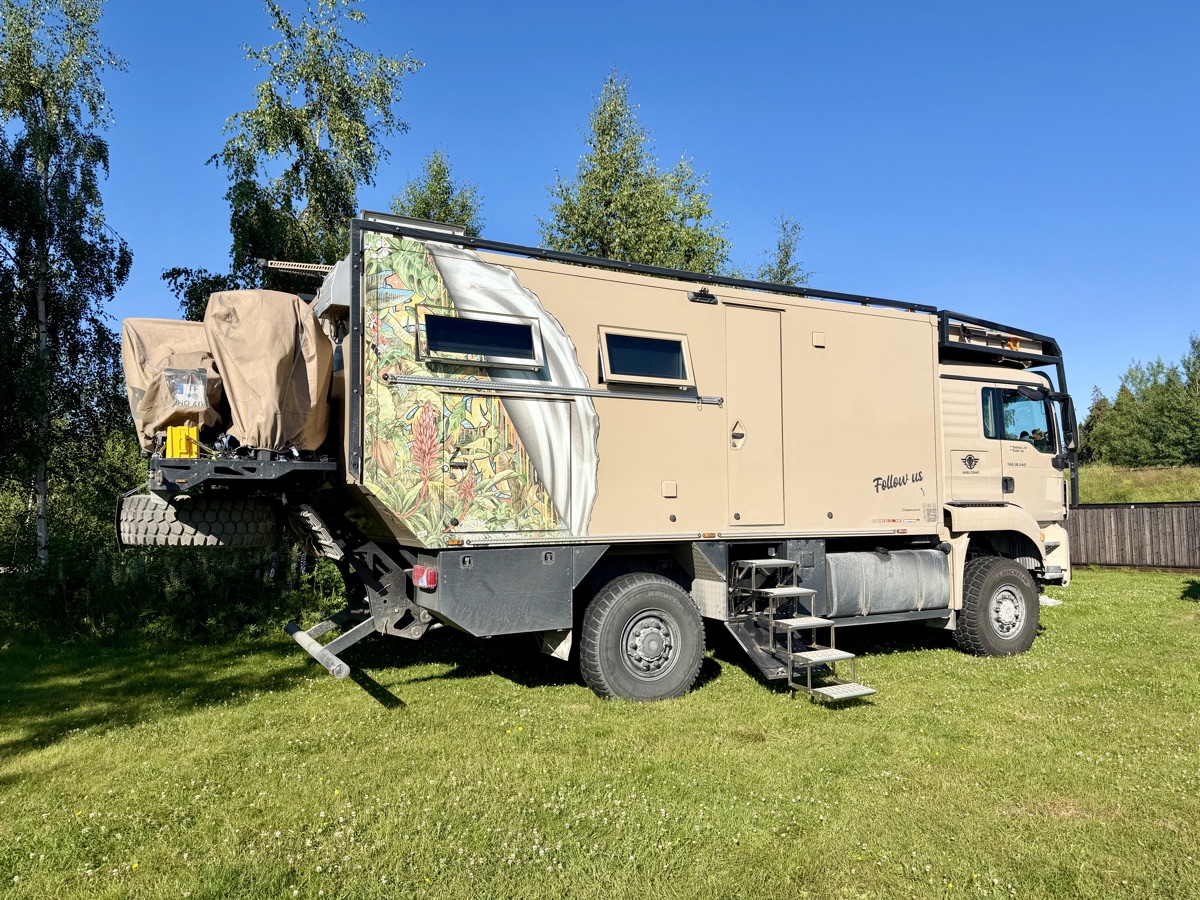 Mammothon auf dem Campingplatz in Umeå